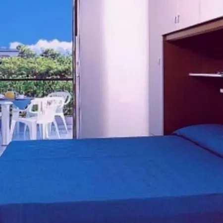 Relax By The Pool-beahost Apartment