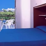 Relax By The Pool-beahost Apartman